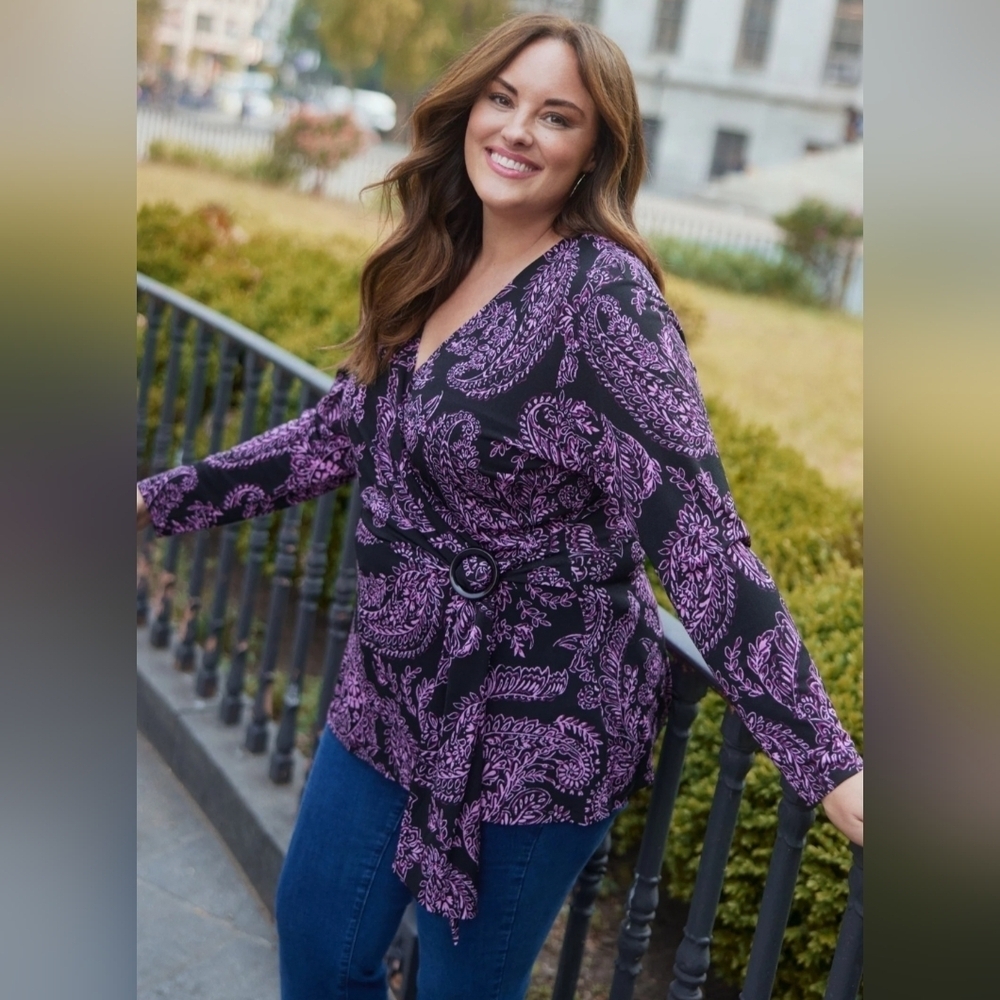 Laura Plus Chic Paisley Purple Blouse with Feminine Silhouette Sz 1X Y2k Flowy
